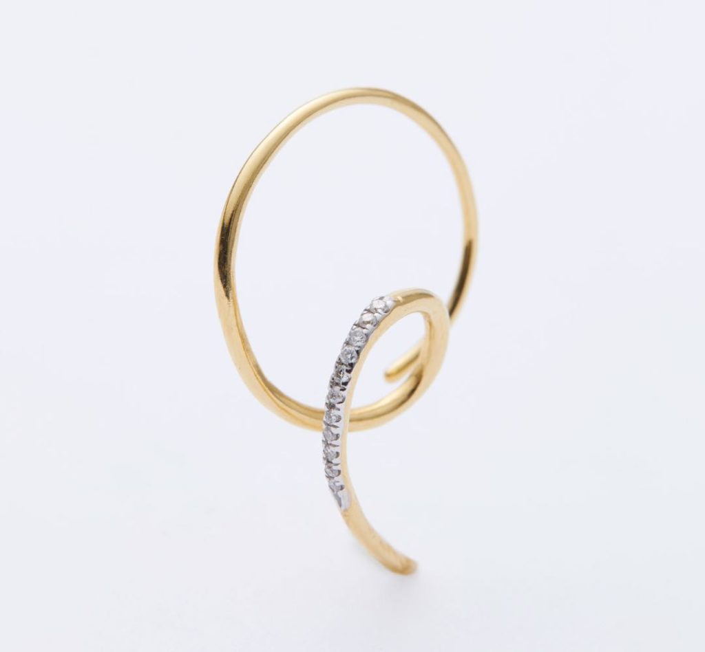 The Race Dia Pierced Earring – Yellow Gold