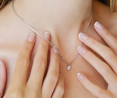 【婚約ネックレス】で”プロポーズ” 新しい選択肢