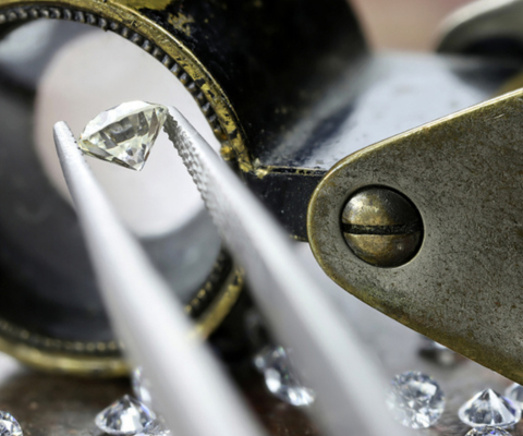 世界で統一されているダイヤモンドの評価基準「4C」って何？